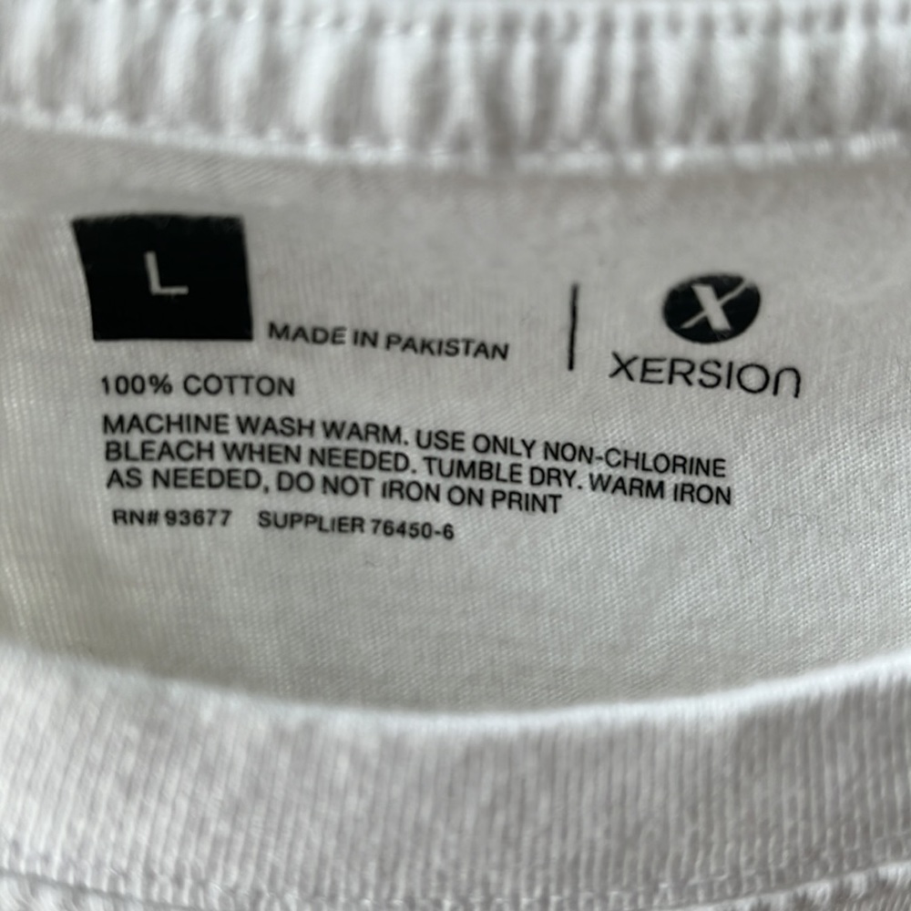 T-Shirt - Picture 4 of 4